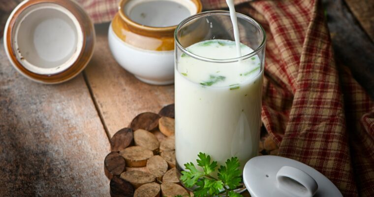 Is Buttermilk Good for Weight Loss? (Science + Tips)